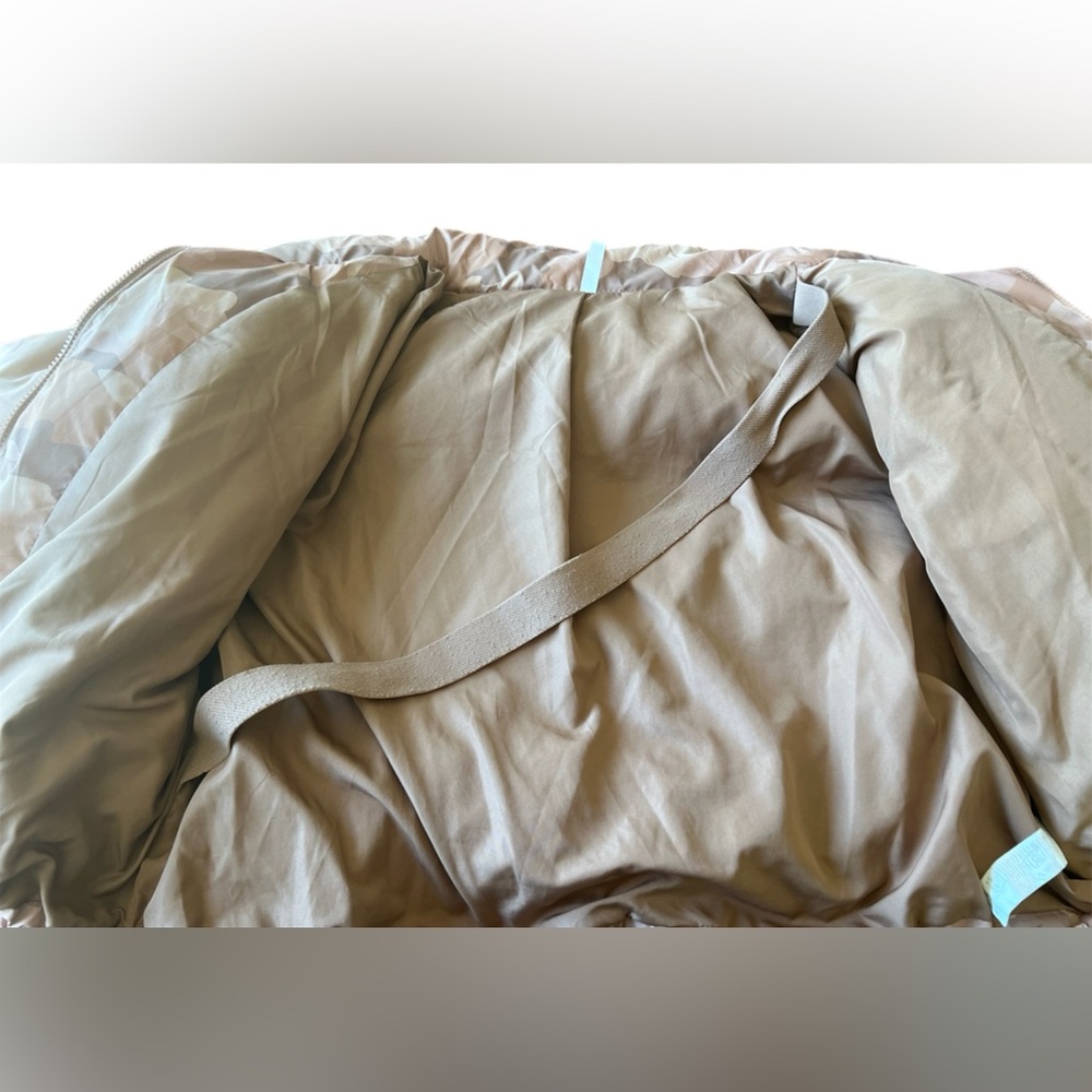 Fabletics Women's Wander Tan Camo Cropped Puffer Jacket Size XXL High Collar - Picture 9 of 16